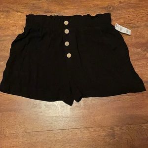 Cute, Comfortable, Black Shorts w/ Pockets!